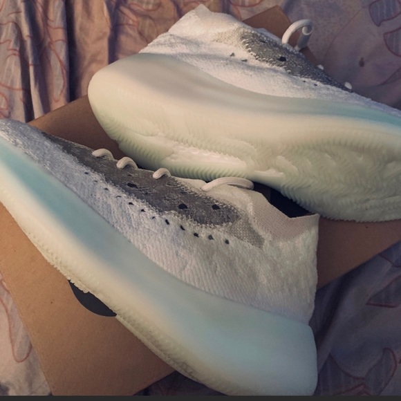 Yeezy Other - YEEZY 380 6.5 GLO LIMITED GLO…